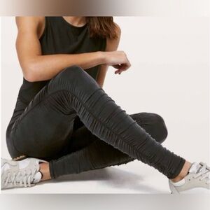 Lululemon Special Edition Sueded Black Ruched High Rise leggings sz 6